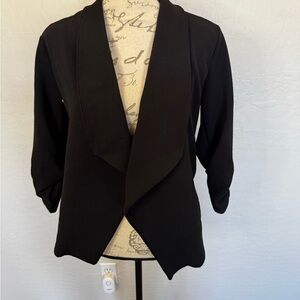 Lightweight 3/4 length cinched sleeve Blazer